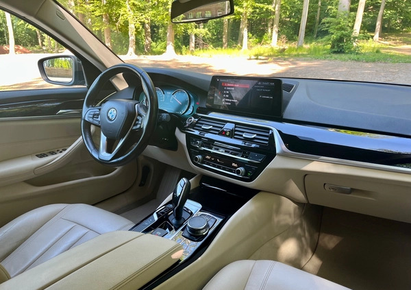 BMW Seria 5 cena 124900 przebieg: 198000, rok produkcji 2017 z Słubice małe 704